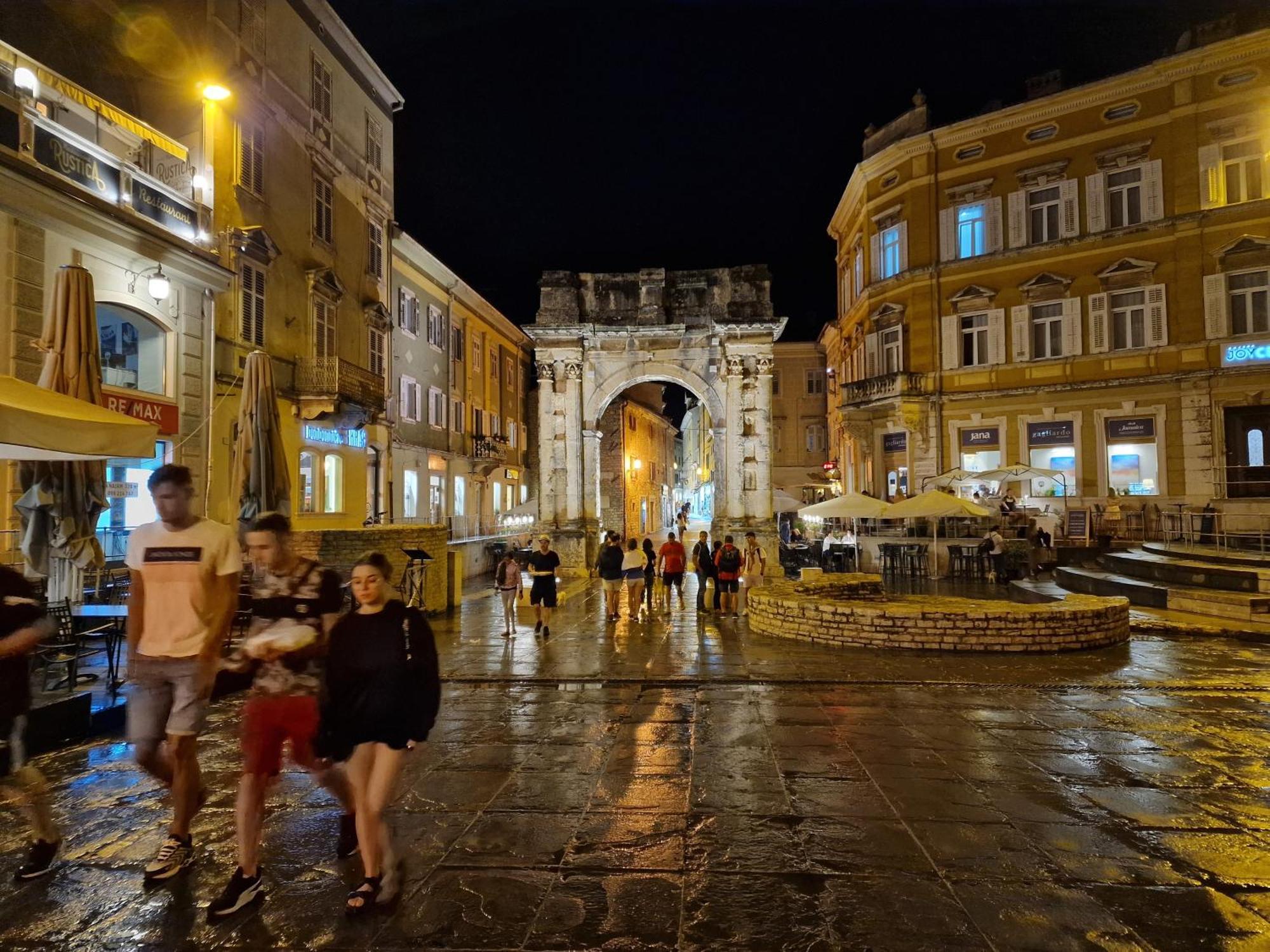 Paradise Pula