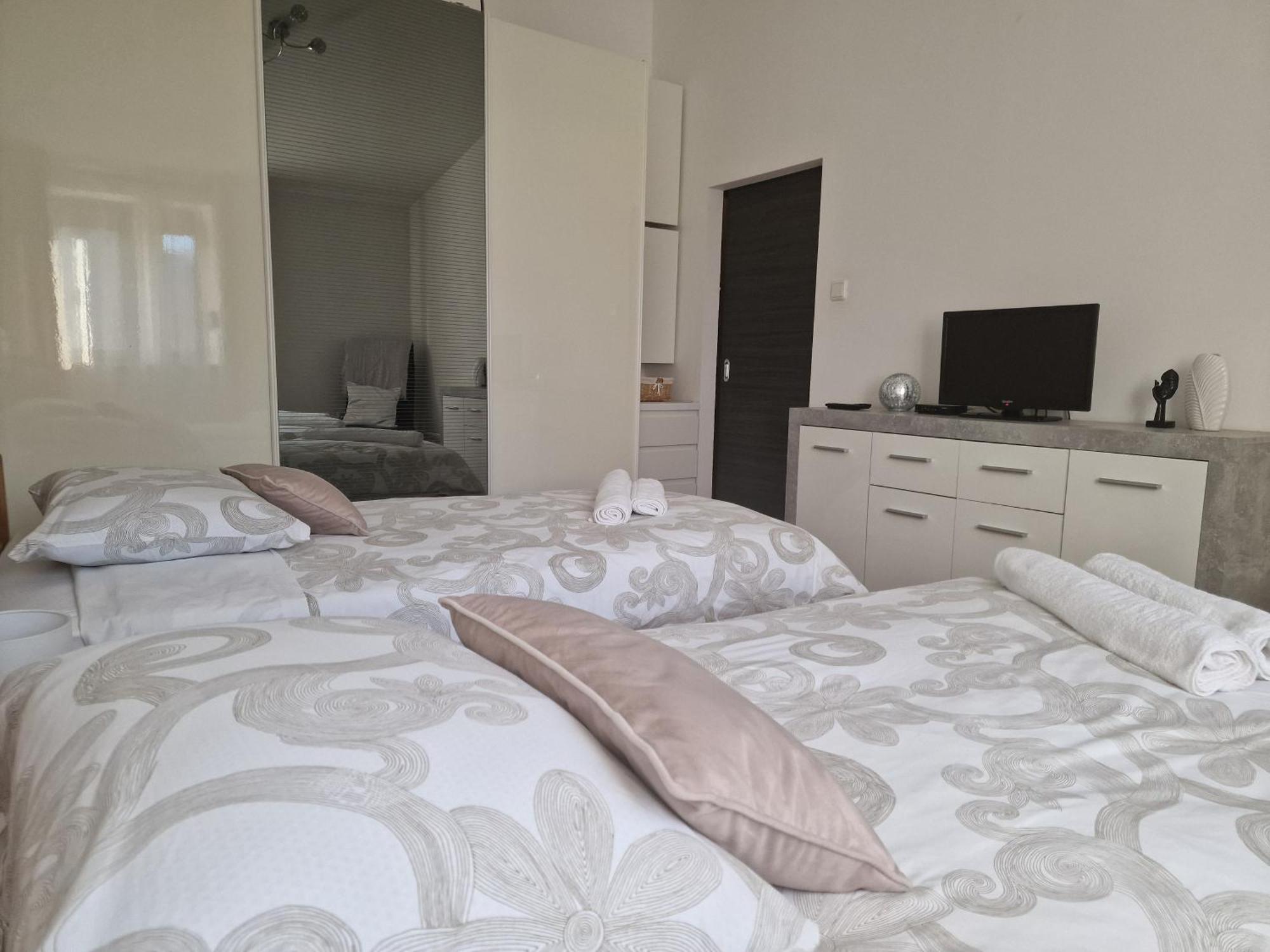 Paradise Apartment *