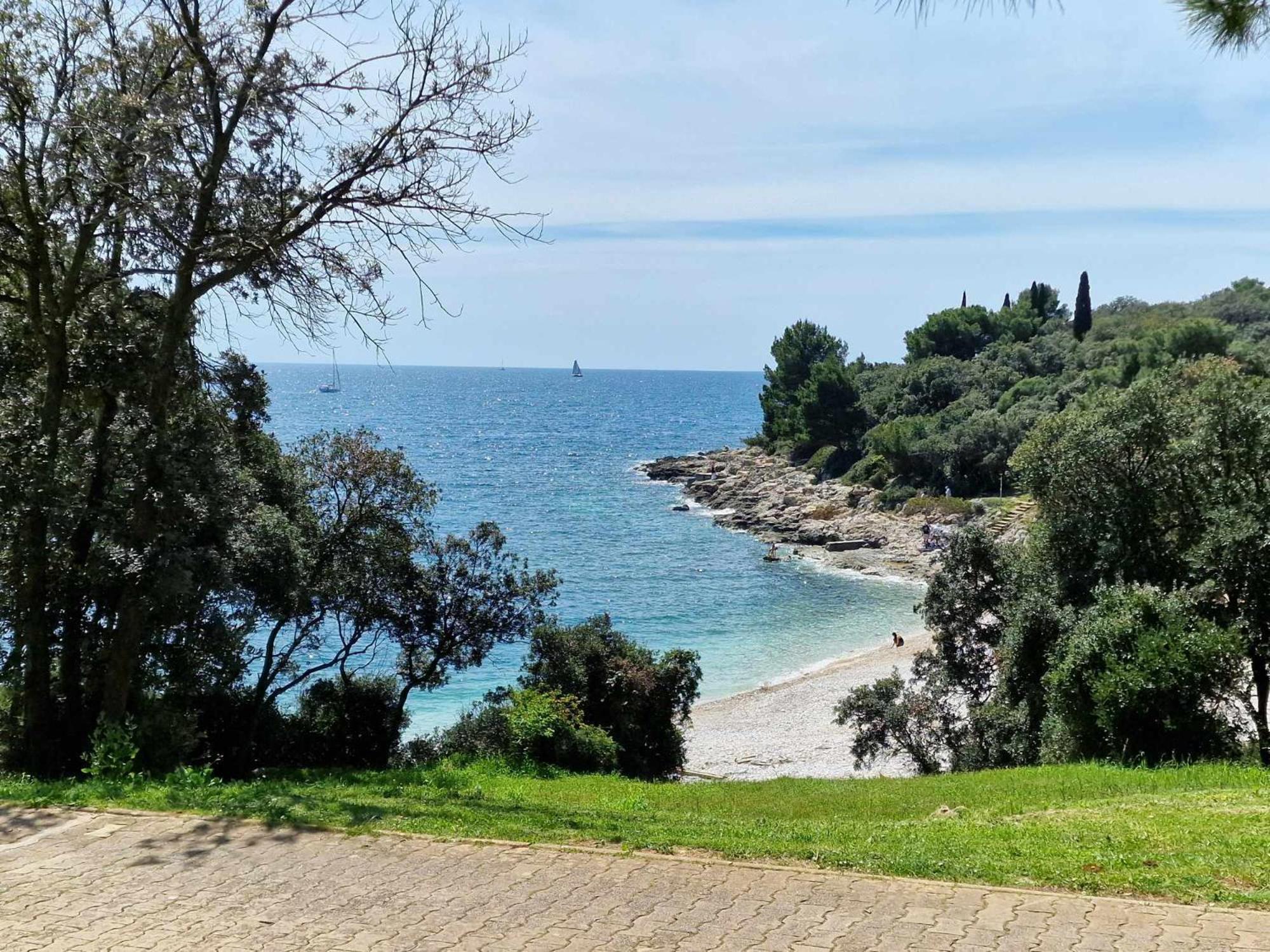 Paradise Pula